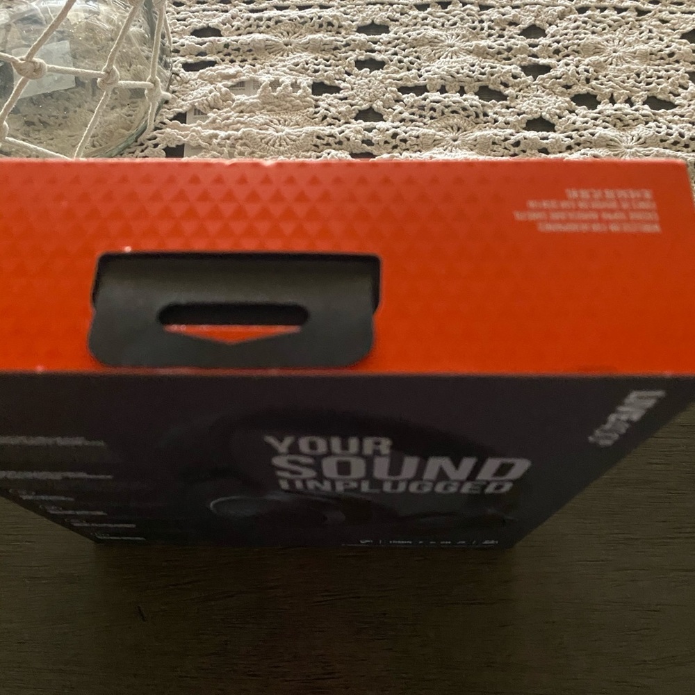 JNL Live 400bt Headset - Picture 6 of 6